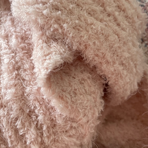 Anthropologie soft fuzzy scarf - Picture 4 of 5